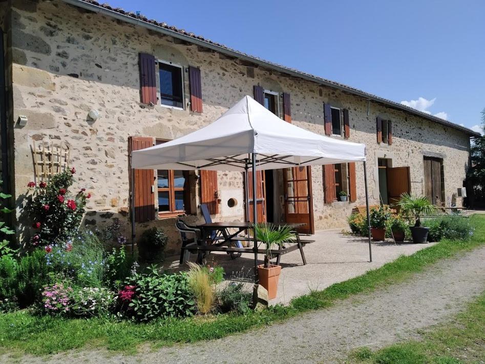 La Tribu De Lavaud Panzió Saint-Quentin-sur-Charente Kültér fotó